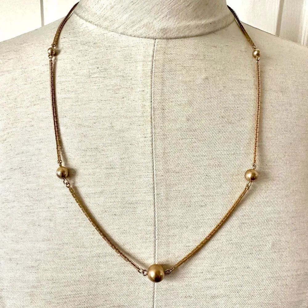 Vintage Avon gold tone necklace